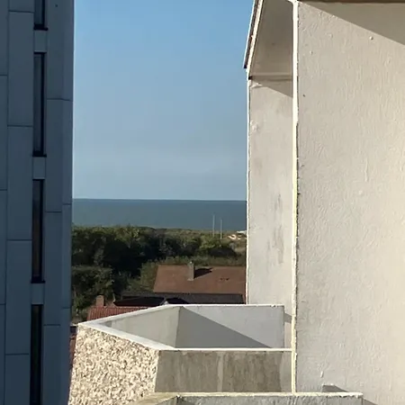 Cosy Aan Zee Met Prive Parking Apartment